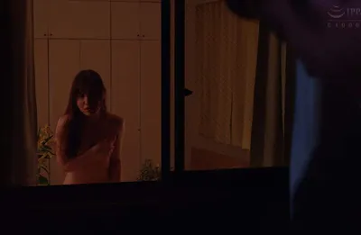 Người phụ nữ hàng xóm chồng yêu chồng yêu nhà sát bên thường xuyên thay đồ ở ngay cửa sổ